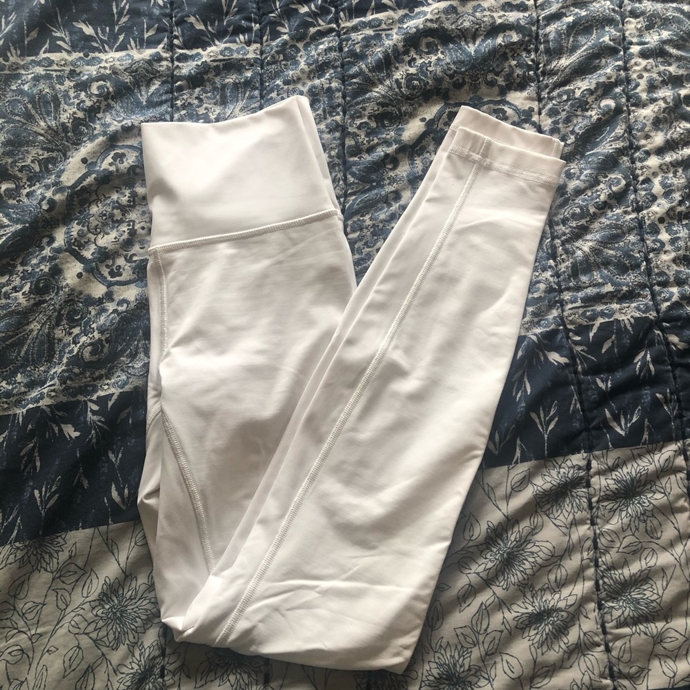 White lululemon leggings